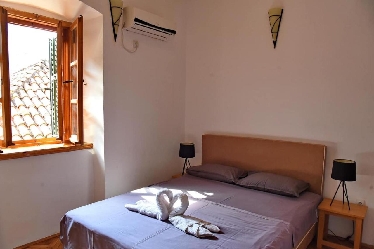 Cozy 2 Bedroom Apartment In Antique Bizanti Palace Kotor Luaran gambar
